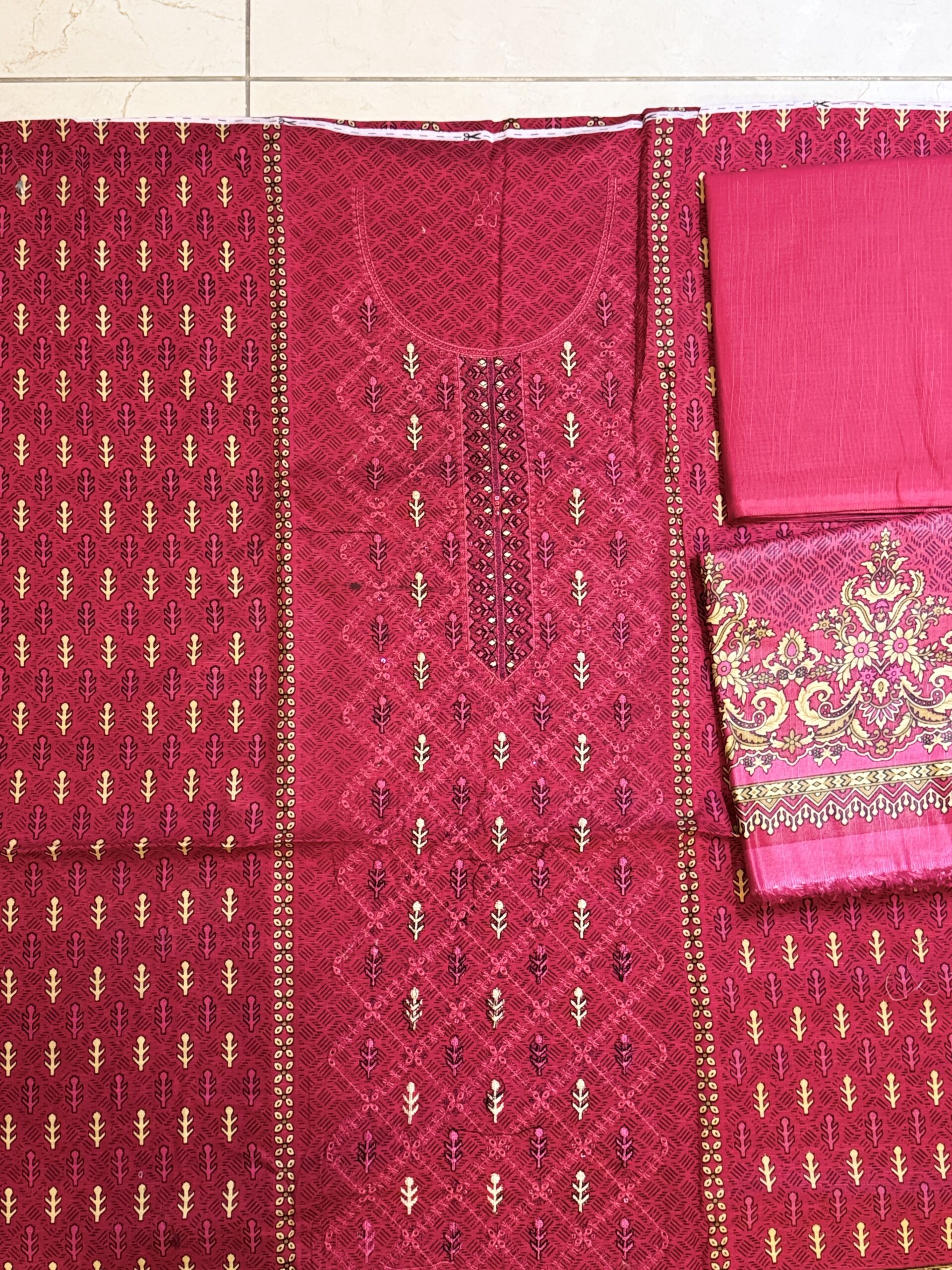 iznik crimson & gold embroidered khaddar unstitched 3 piece