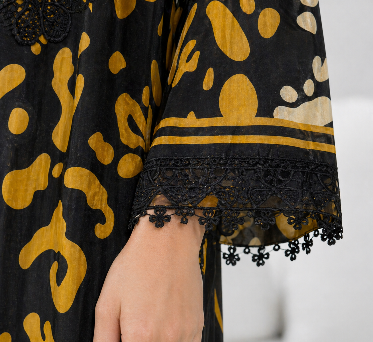 3 Piece Lawn Embroidered Suit (Luxury) - Image 4