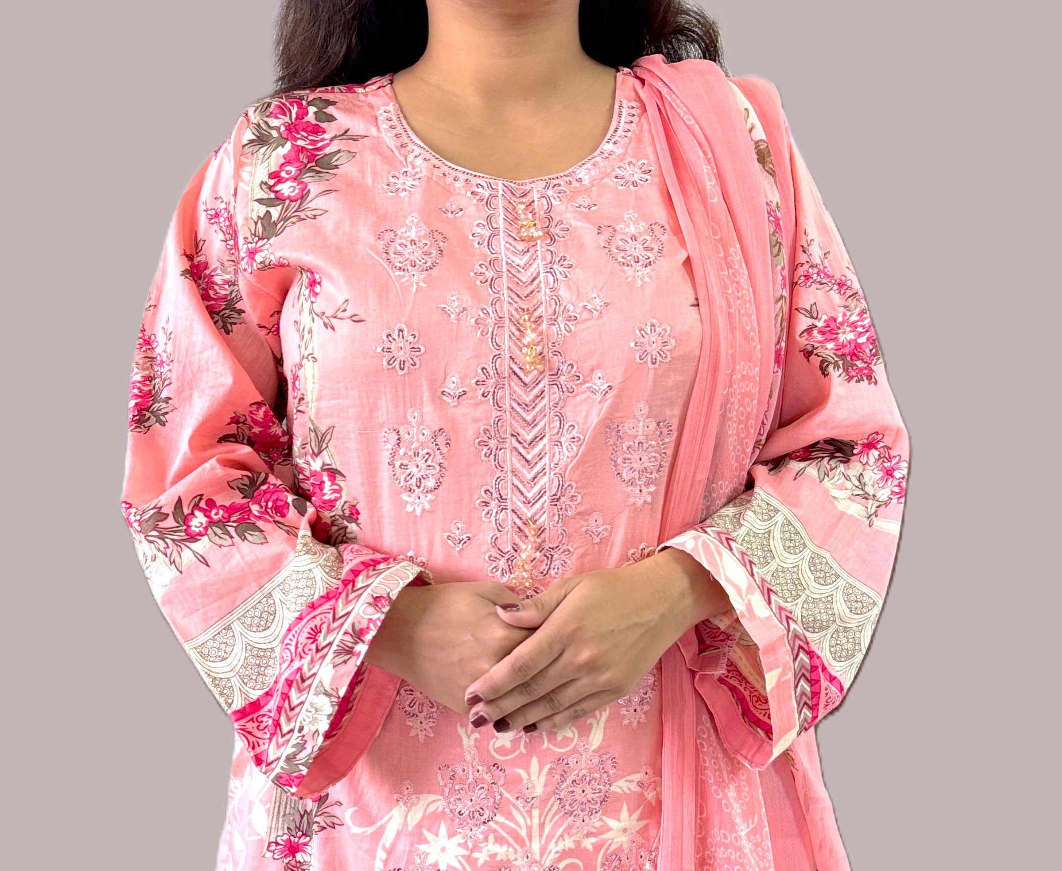 3 Piece Lawn Embroidered Suit (Pret) - Image 2